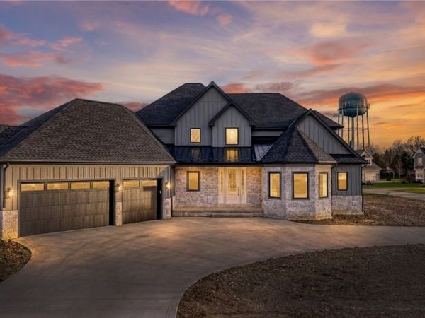 405 Club Drive W, Aurora, OH 44202