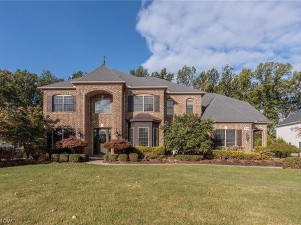 1744 Bur Oak Drive , Westlake, OH 44145