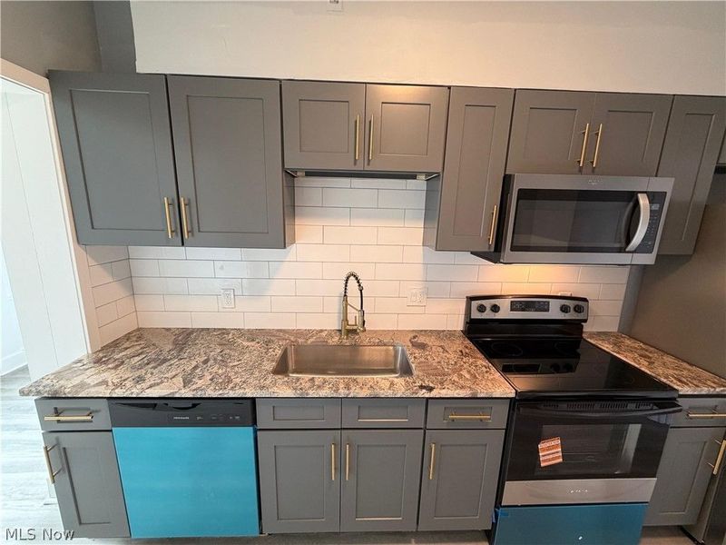 11431 Clifton Boulevard , Cleveland, OH 44102 Photo 21