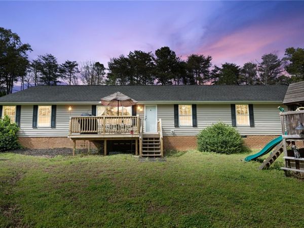 1881 S Waterside Drive , Lanexa, VA 23089
