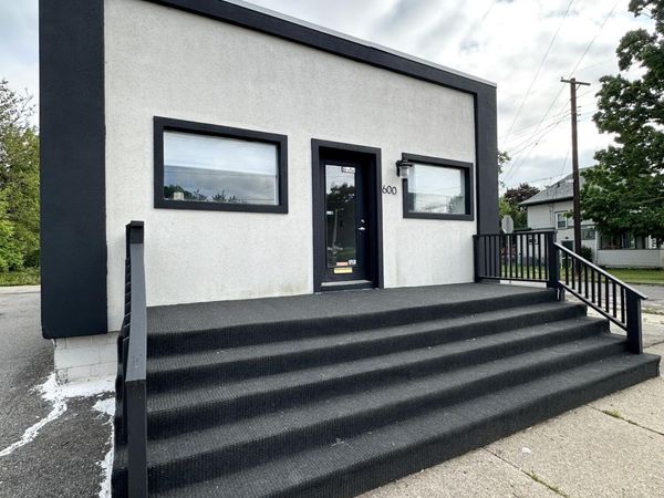 600 E Cavanaugh Road, Lansing, MI 48910