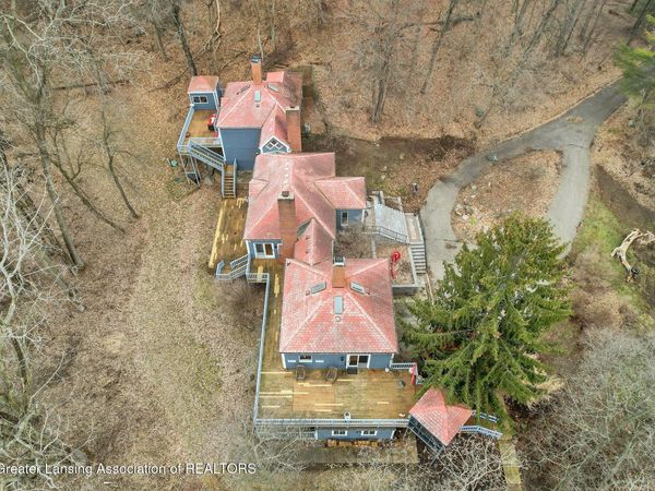 9300 Lookout Point Drive, Laingsburg, MI 48848