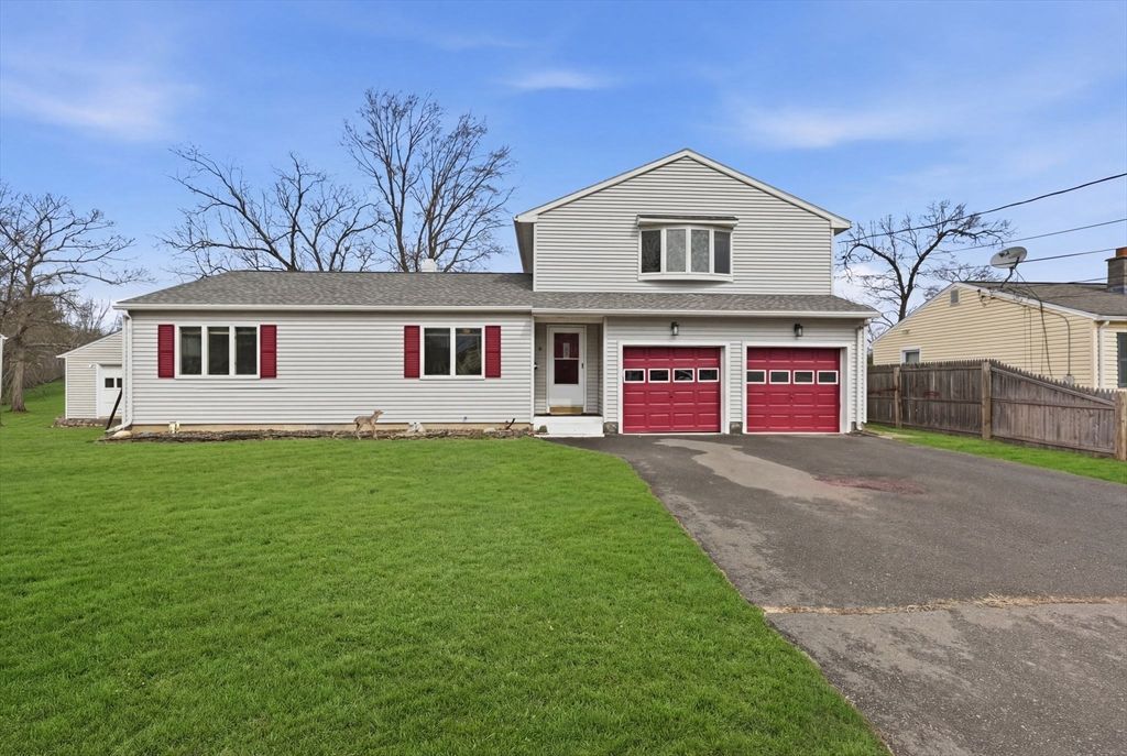 70 Warwick Rd, Chicopee, MA 01020 Main Photo