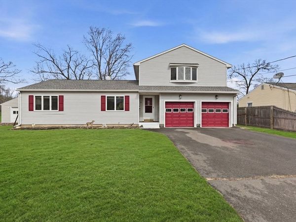 70 Warwick Rd, Chicopee, MA 01020