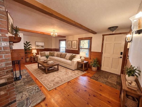 15 Harmon Ave, East Longmeadow, MA 01028