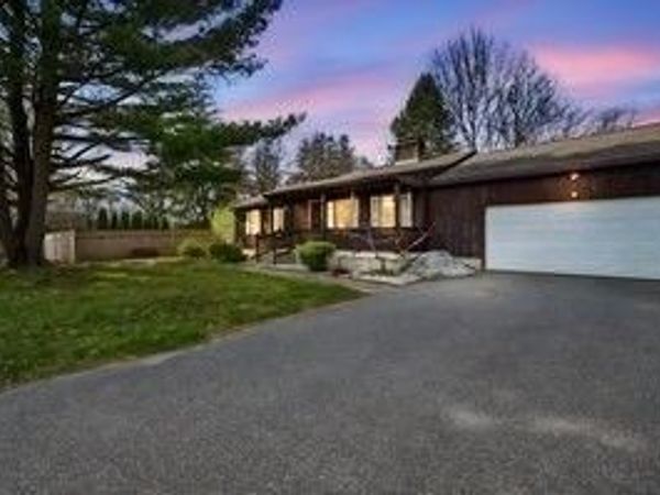 15 Harmon Ave, East Longmeadow, MA 01028