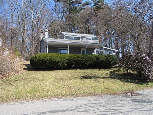 30 Taft Ave, Mendon, MA 01756