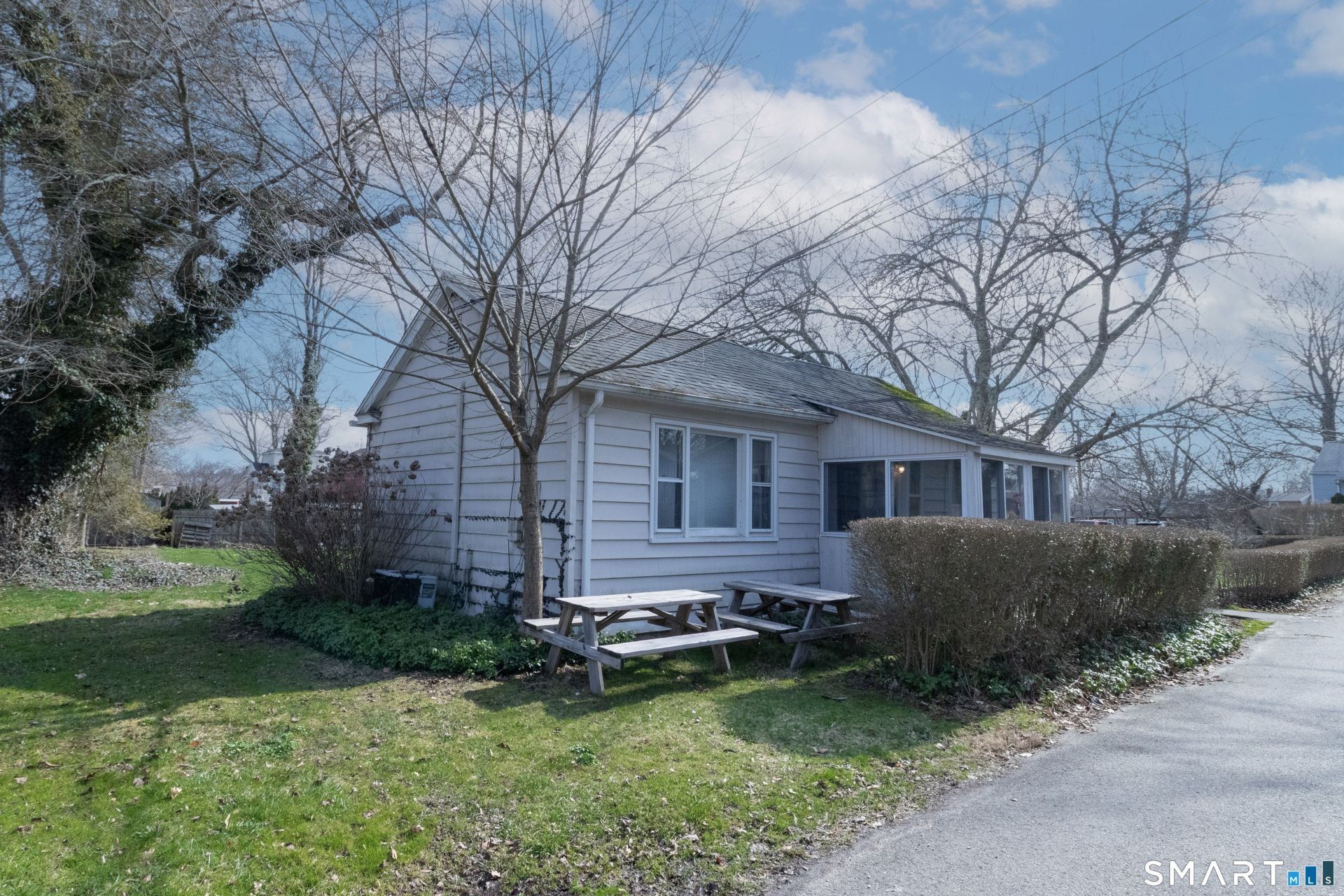 9 Wilcox, Branford, CT 06405 Main Photo