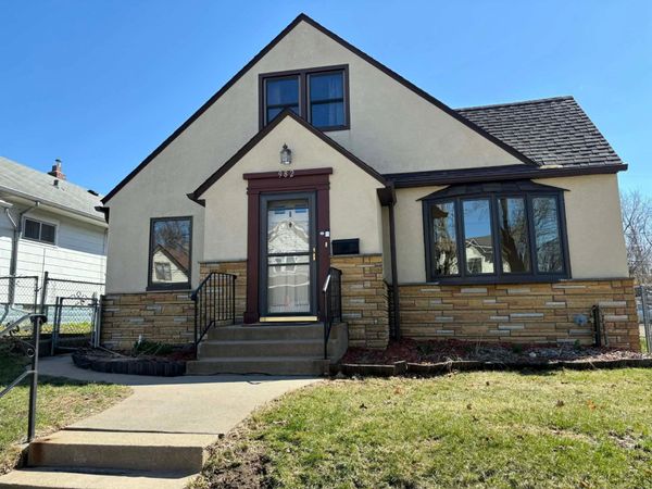 982 Geranium Avenue E, Saint Paul, MN 55106