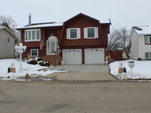 1206 19th Street N, Moorhead, MN 56560