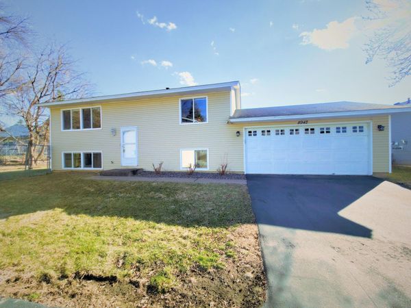 8942 Vinewood Lane N, Maple Grove, MN 55369