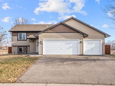 1768 Hidden Trail, Mayer, MN 55360