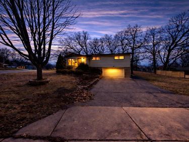 7901 Winsdale Street N, Golden Valley, MN 55427