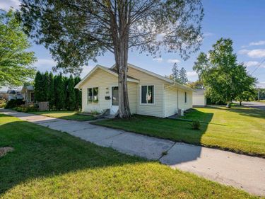 523 NW 6th Avenue, Grand Rapids, MN 55744