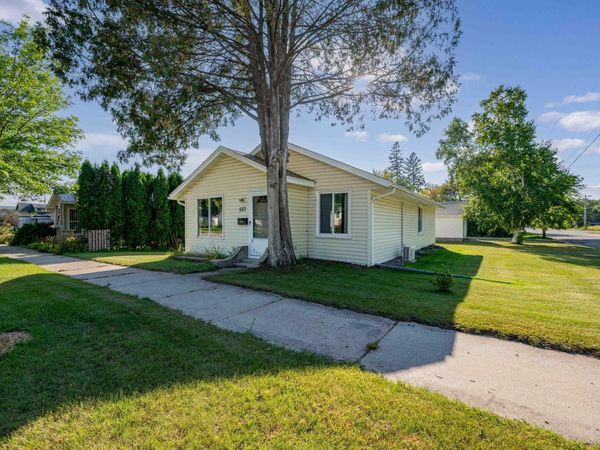 523 NW 6th Avenue , Grand Rapids, MN 55744