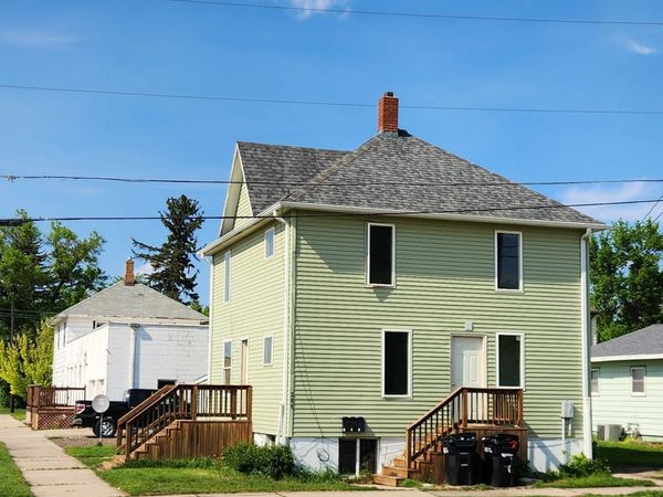 209 4th Street SE, Valley City, ND 58072