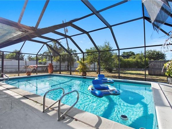 1912 Howe CT, NORTH FORT MYERS, FL 33903