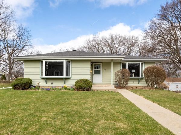200 S Greenfield AVENUE, Waukesha, WI 53186