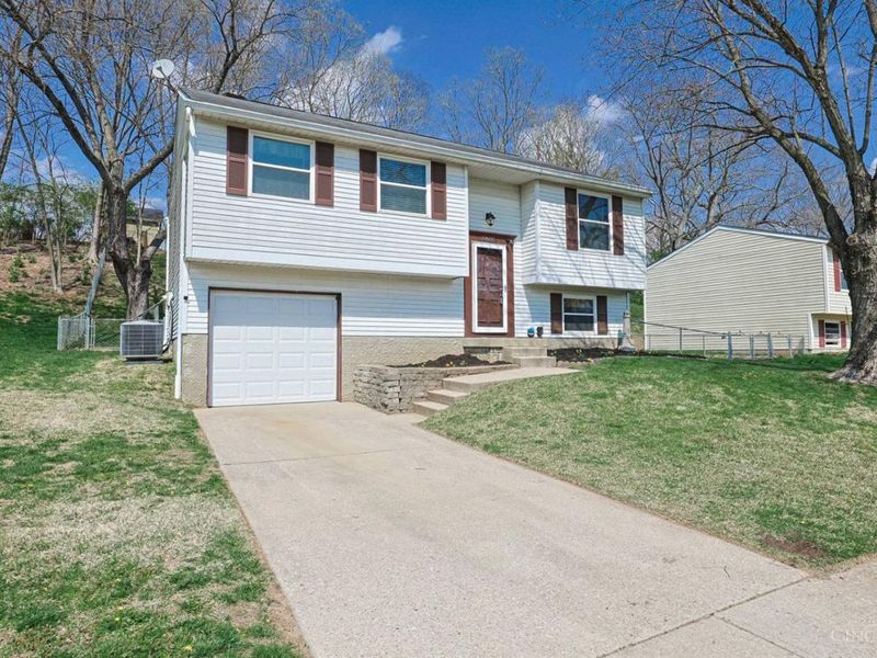 10600 Windingway Drive, Harrison, OH 45030 Photo 2