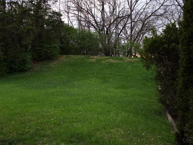 451 Kitty Lane, Delhi Twp, OH 45238 Photo 2