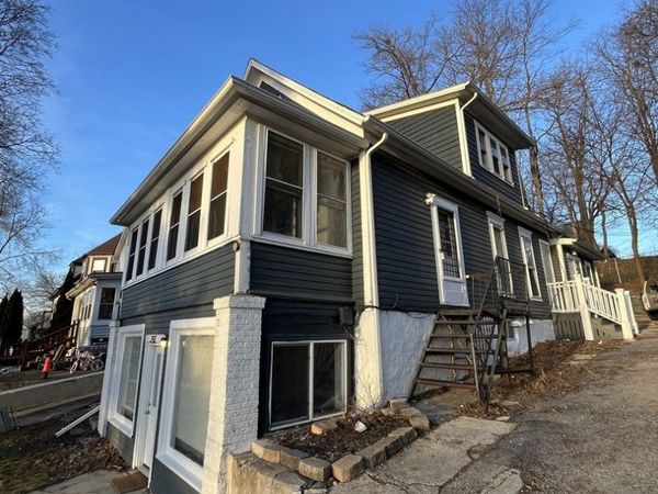 393 Wellington Avenue, Unit 2, Elgin, IL 60120