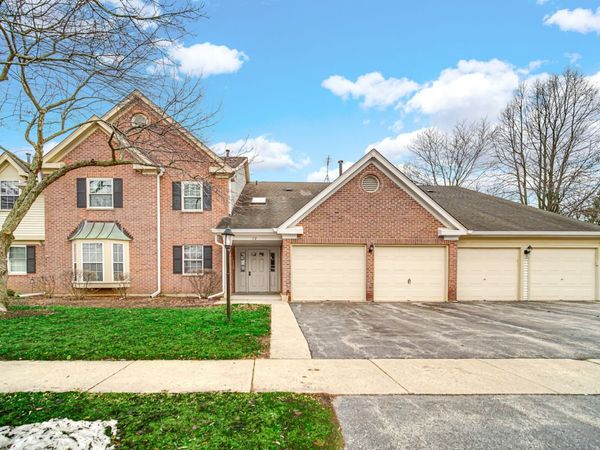 12 Aberdeen Court, Unit Z1, Schaumburg, IL 60194