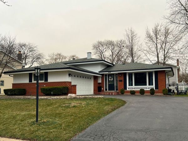 17W484 Earl Court , Darien, IL 60561