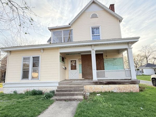 101 5th Street, Carmi, IL 62821