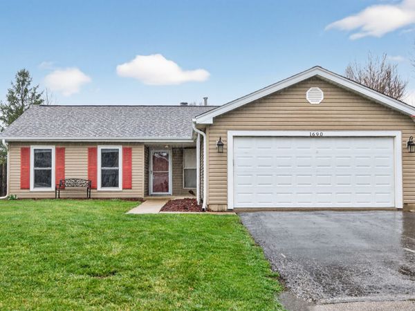 1690 Red Coach Lane , Algonquin, IL 60102