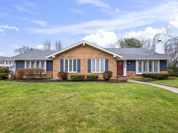 1120 Furlong Drive, Libertyville, IL 60048