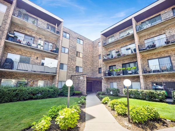 725 W Huntington Commons Road , Unit 416, Mount Prospect, IL 60056