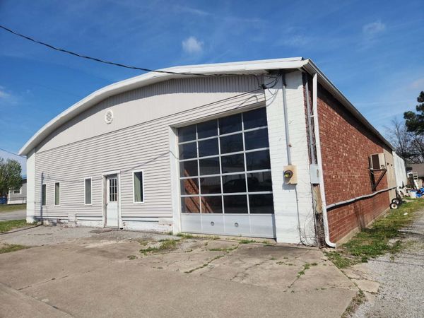 1209 Grand Avenue , Johnston City, IL 62951