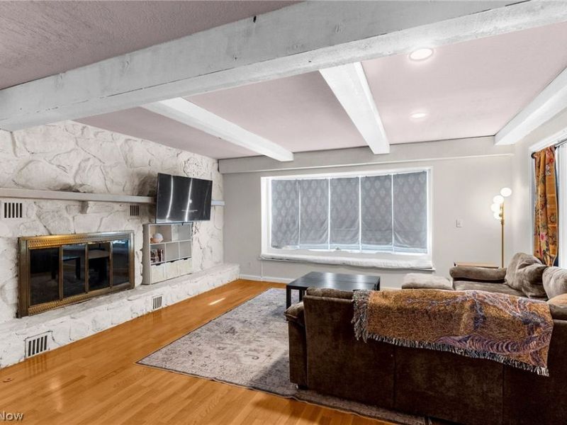 1969 Twin Oaks Drive , Girard, OH 44420 Photo 11