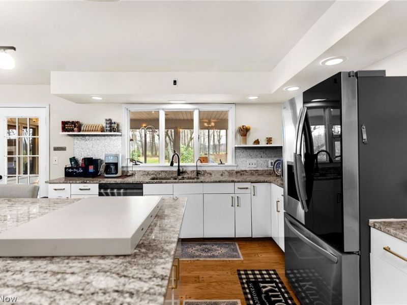 1969 Twin Oaks Drive , Girard, OH 44420 Photo 4