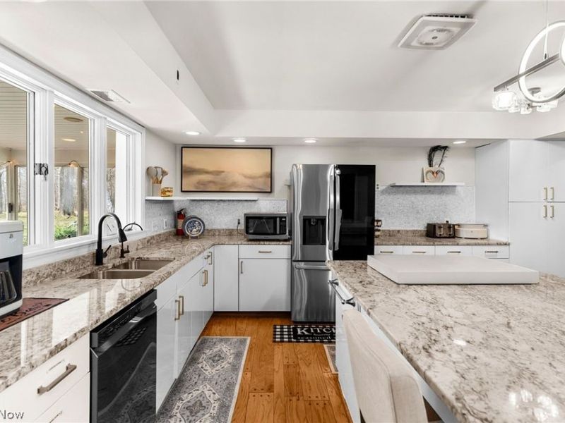 1969 Twin Oaks Drive , Girard, OH 44420 Photo 6