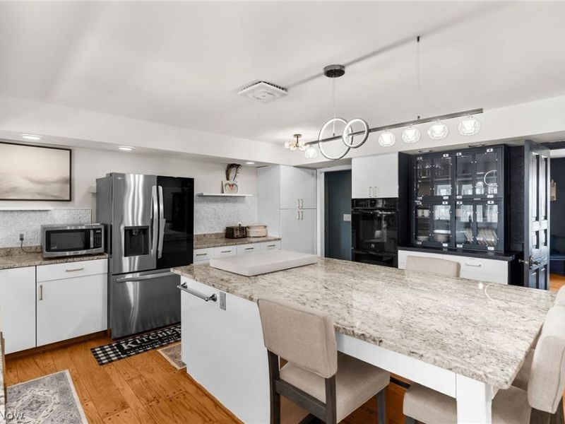 1969 Twin Oaks Drive , Girard, OH 44420 Photo 7