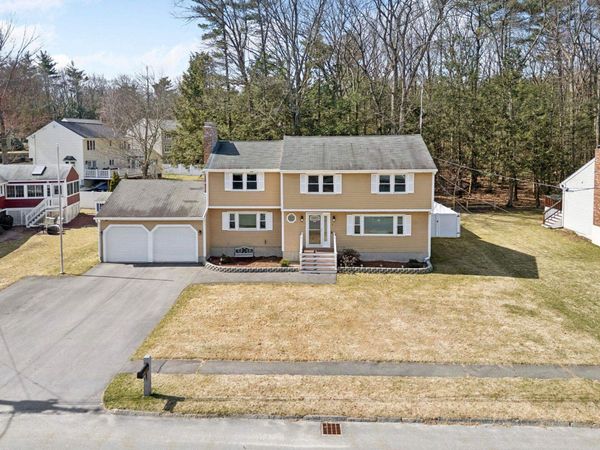 10 Hampton Drive, Nashua, NH 03063