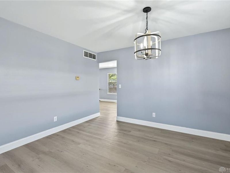 6660 Deer Bluff Drive, Huber Heights, OH 45424 Photo 11