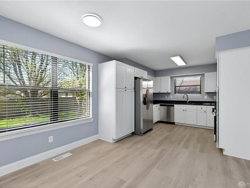 6660 Deer Bluff Drive, Huber Heights, OH 45424 Photo 12