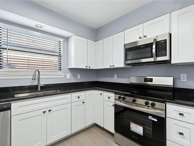 6660 Deer Bluff Drive, Huber Heights, OH 45424 Photo 16