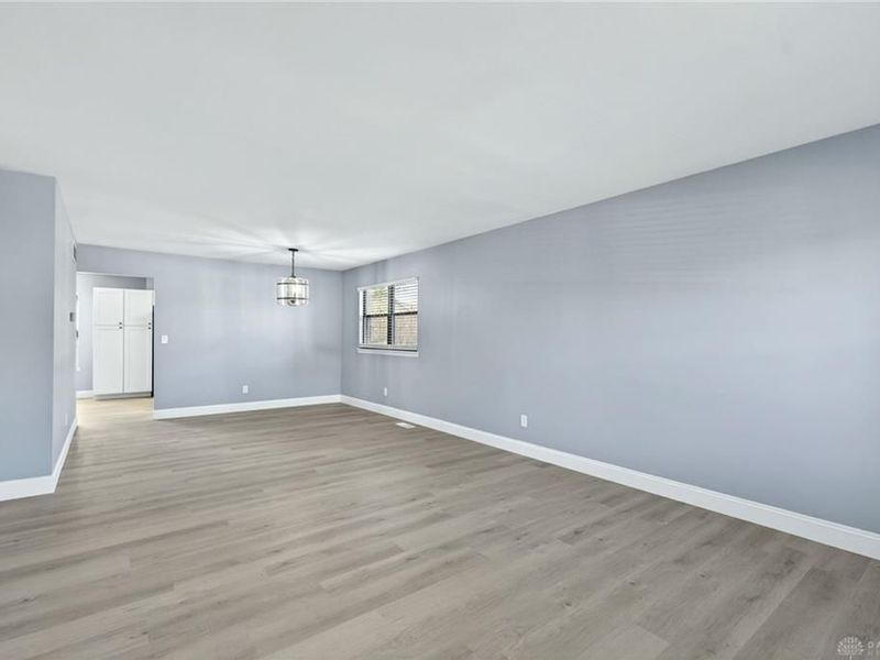 6660 Deer Bluff Drive, Huber Heights, OH 45424 Photo 9