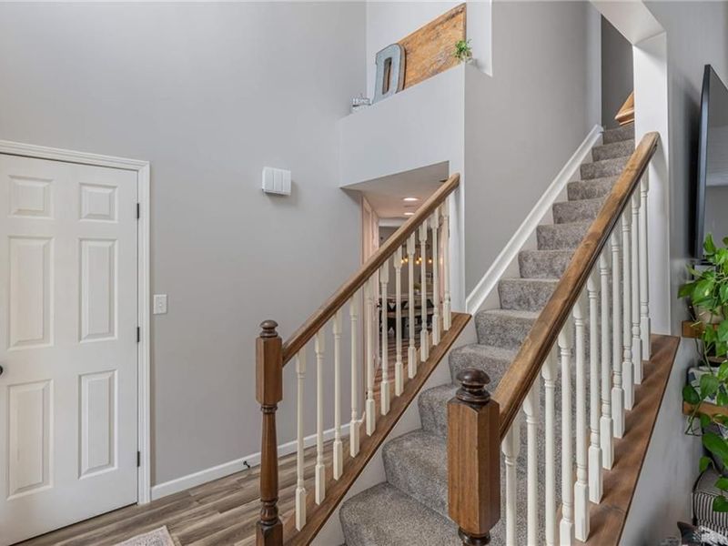 9055 Marquis Drive, Miamisburg, OH 45342 Photo 2