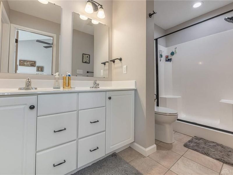 9055 Marquis Drive, Miamisburg, OH 45342 Photo 28