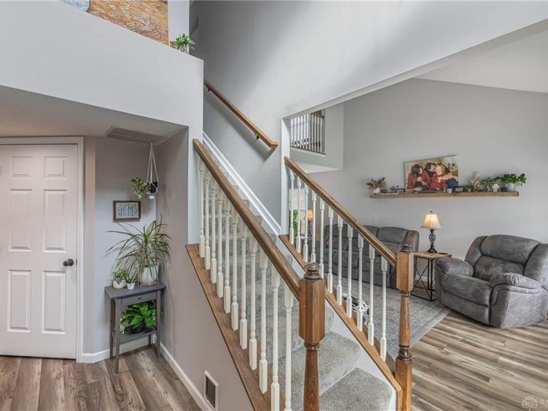 9055 Marquis Drive, Miamisburg, OH 45342 Photo 3