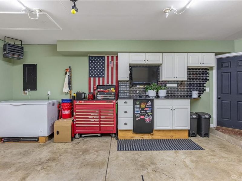 9055 Marquis Drive, Miamisburg, OH 45342 Photo 32