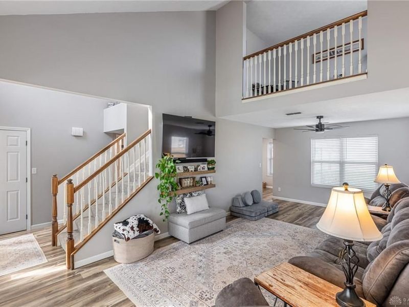 9055 Marquis Drive, Miamisburg, OH 45342 Photo 4