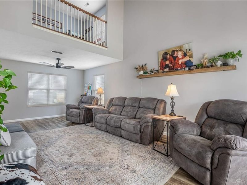 9055 Marquis Drive, Miamisburg, OH 45342 Photo 5