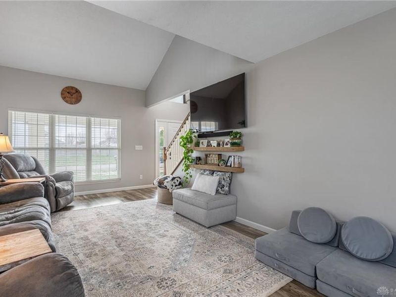 9055 Marquis Drive, Miamisburg, OH 45342 Photo 7