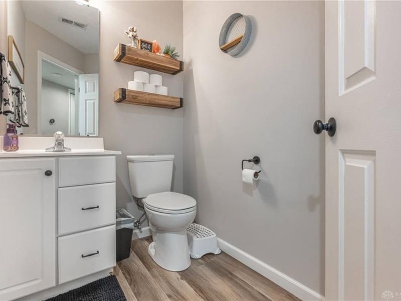 9055 Marquis Drive, Miamisburg, OH 45342 Photo 8