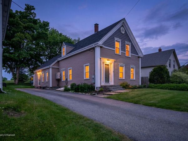 15 Wadsworth Street, Thomaston, ME 04861